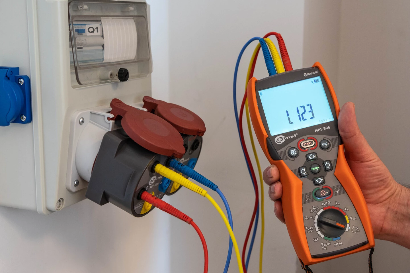 Medidor multifunción de parámetros de instalaciones eléctricas MPI-506-1-thumbnail