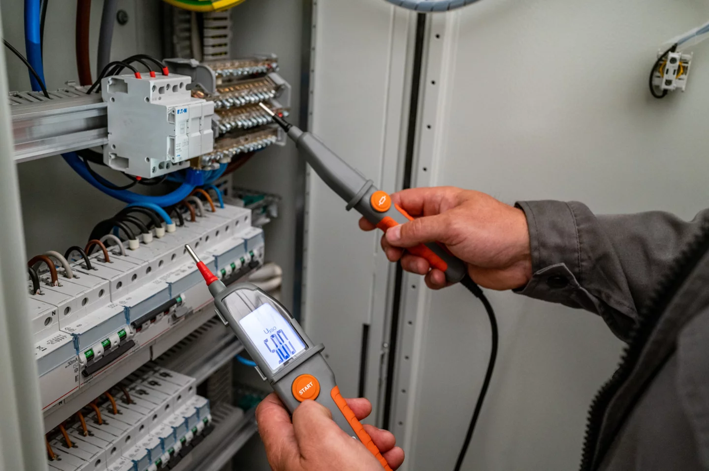 Medidor de resistencia de aislamiento MIC-5-5-thumbnail