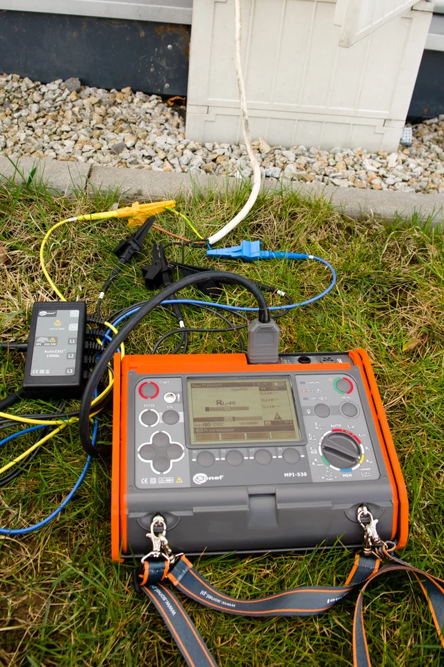 Miernik parametrów instalacji elektrycznych z adapterem MPI-530 + AutoISO-1000C-4