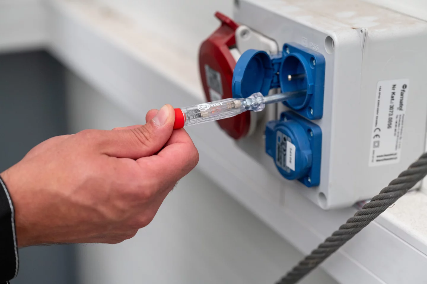 Zestaw wkrętaków 6 sztuk + tester napięcia NZ-2-2