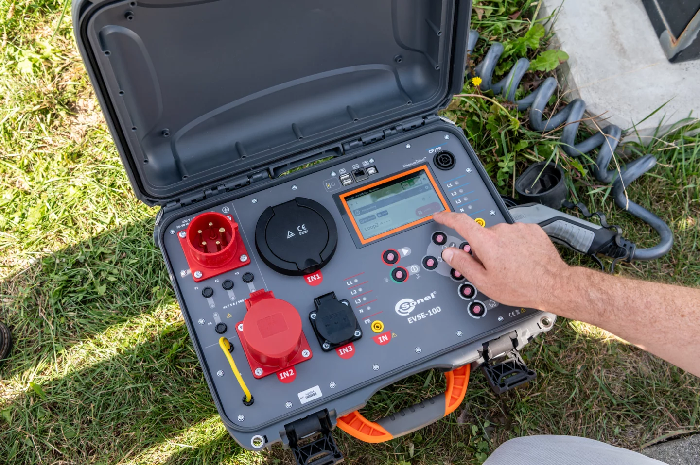 Analizzatore multifunzionale per il test sulle colonnine di ricarica dei veicoli elettrici EVSE-100-7-thumbnail