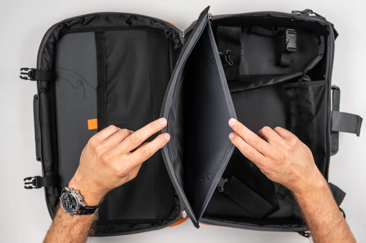 Carrying case L-1-4-thumbnail