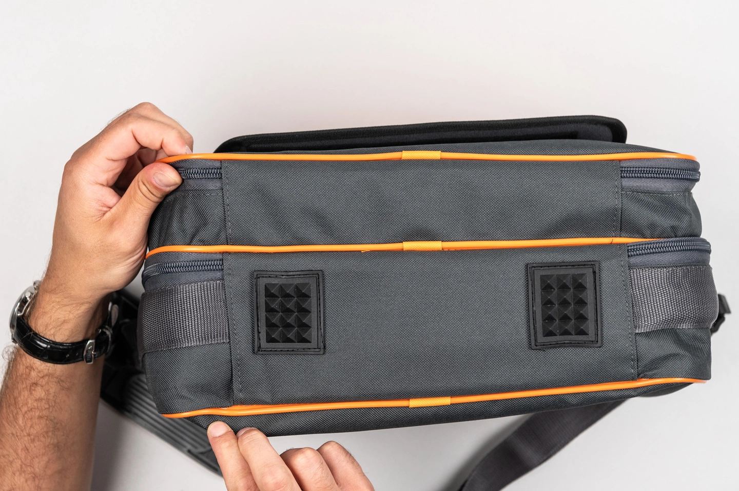 Carrying case L-10-3-thumbnail