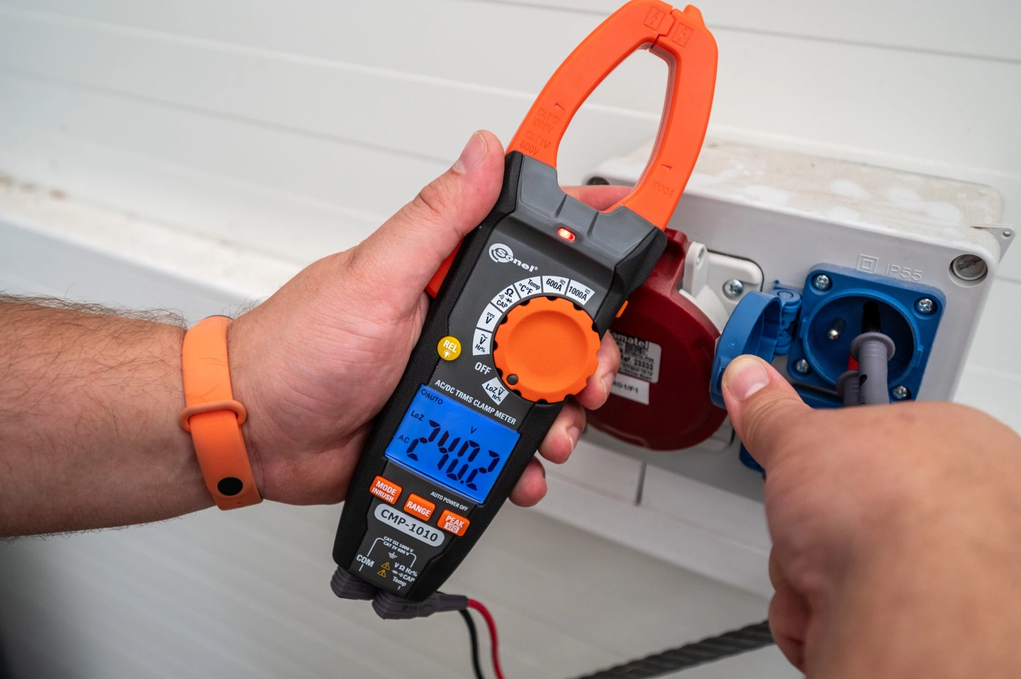 Digital clamp meter CMP-1010-7-thumbnail