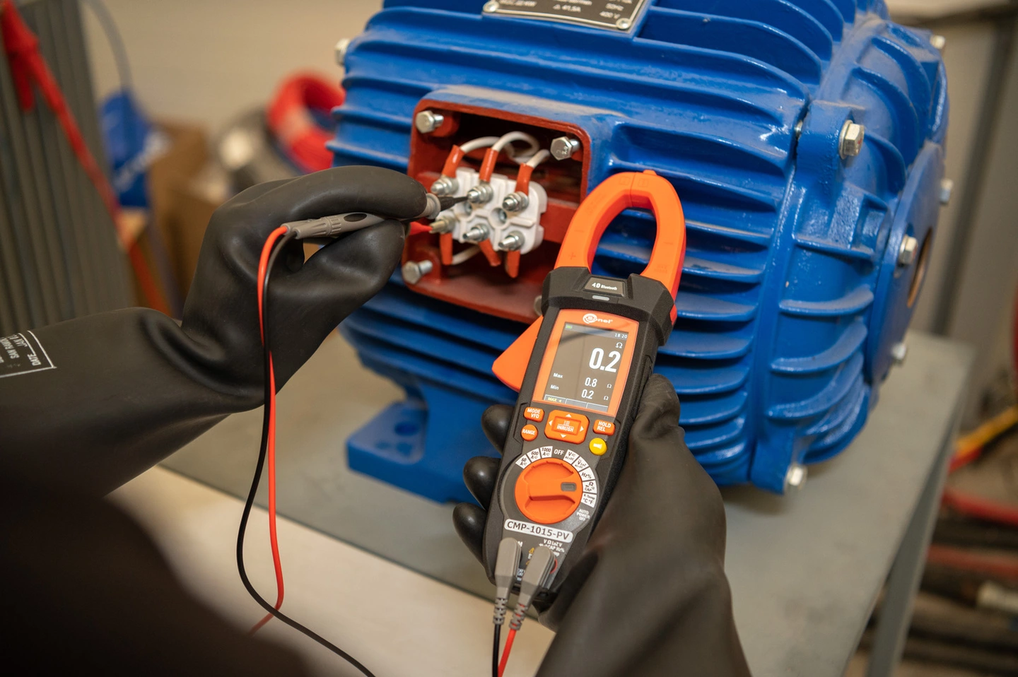 Digital clamp meter for photovoltaic installations CMP-1015-PV Pro-4-thumbnail