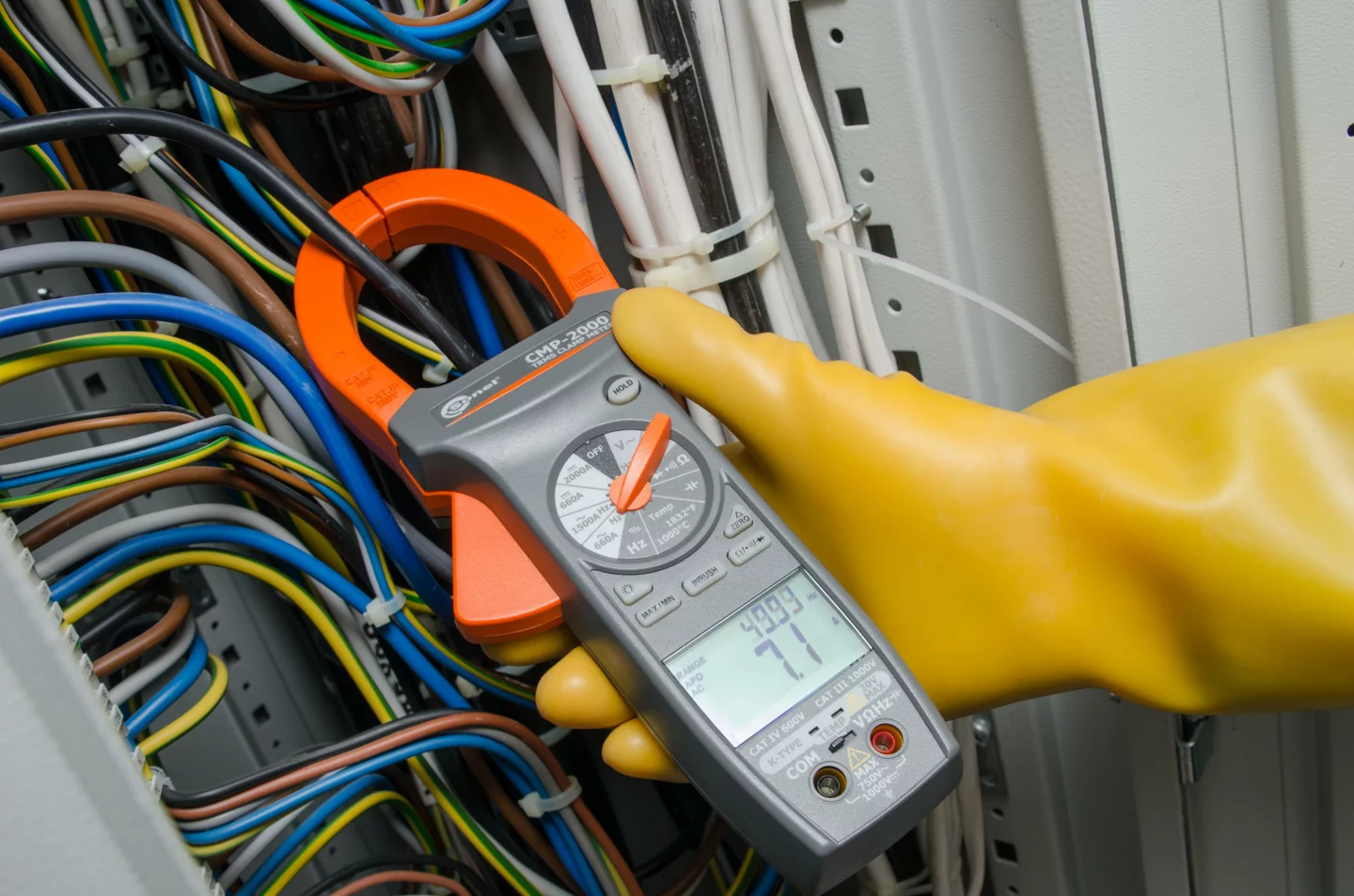Digital Clamp Meter CMP-2000-4-thumbnail