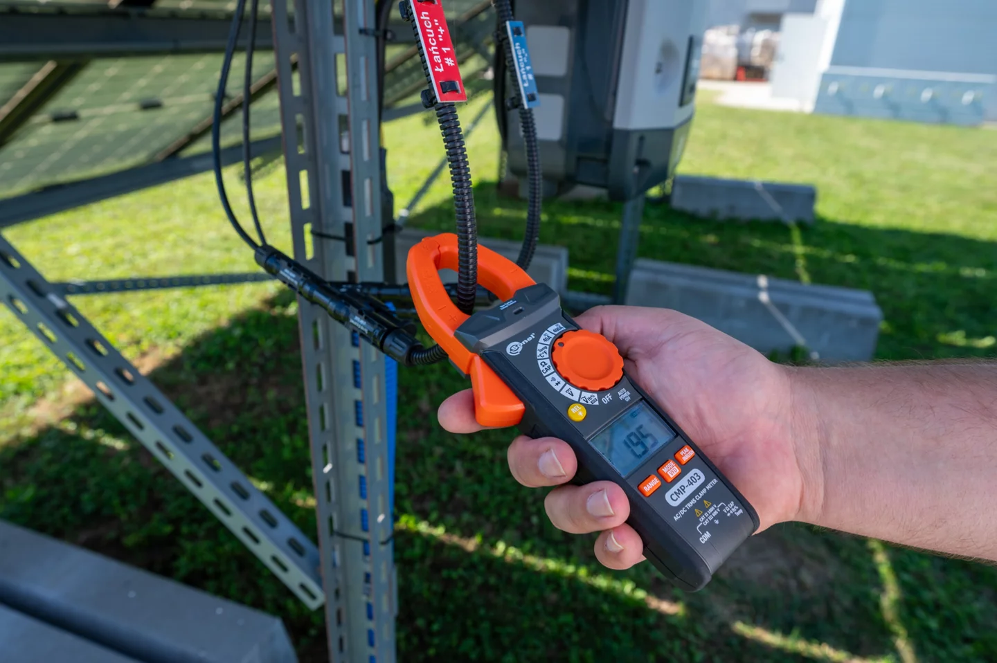 Digital clamp meter CMP-403-5-thumbnail