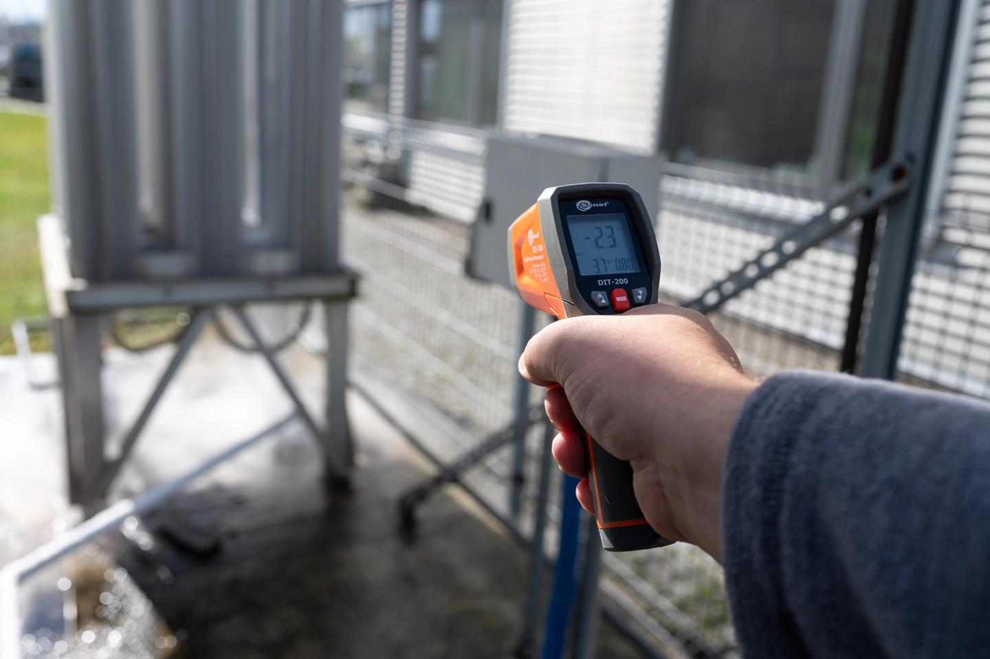 Infrared Thermometer DIT-200-4-thumbnail