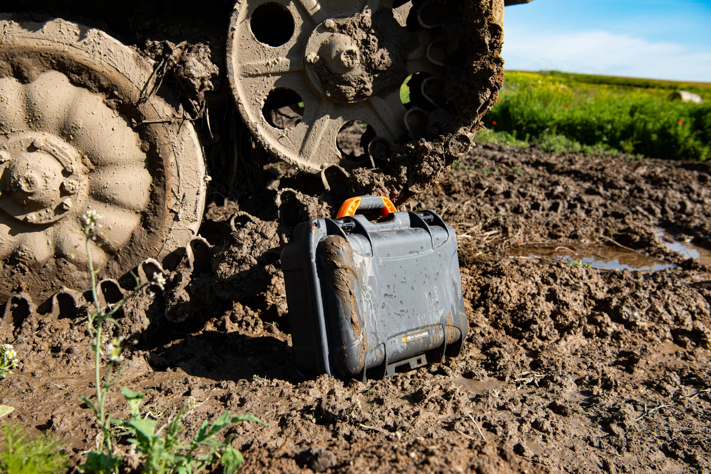 Armored meter for earth resistance and soil resistivity MRU-120HD-5-thumbnail