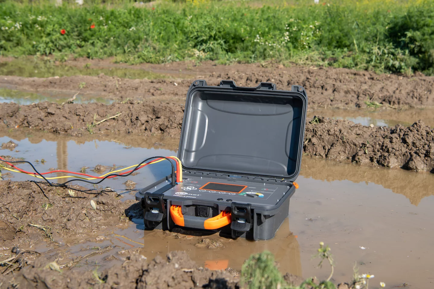 Armored meter for earth resistance and soil resistivity MRU-120HD-4-thumbnail