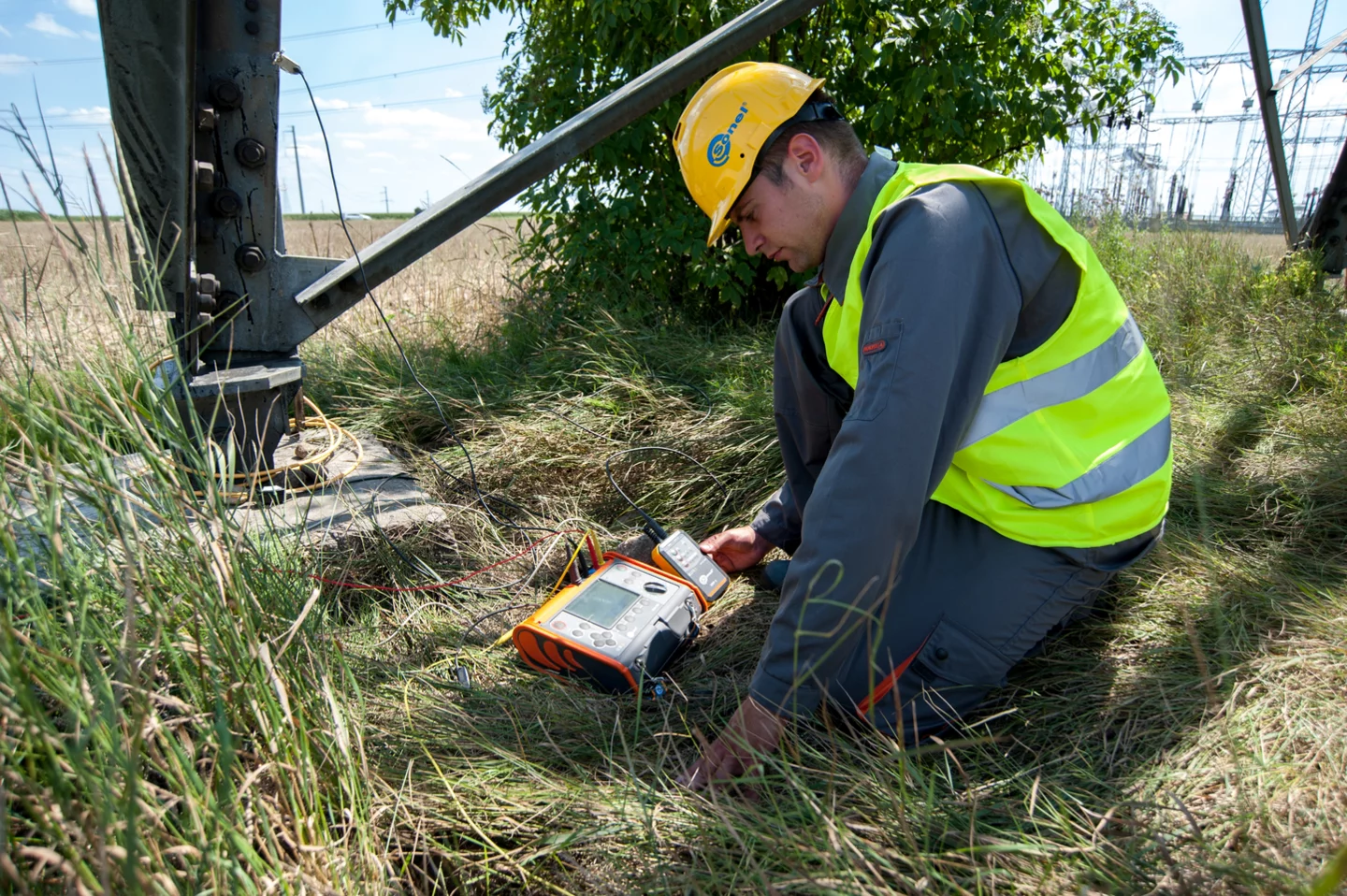 Miernik rezystancji uziemienia i rezystywności gruntu MRU-200-GPS-3