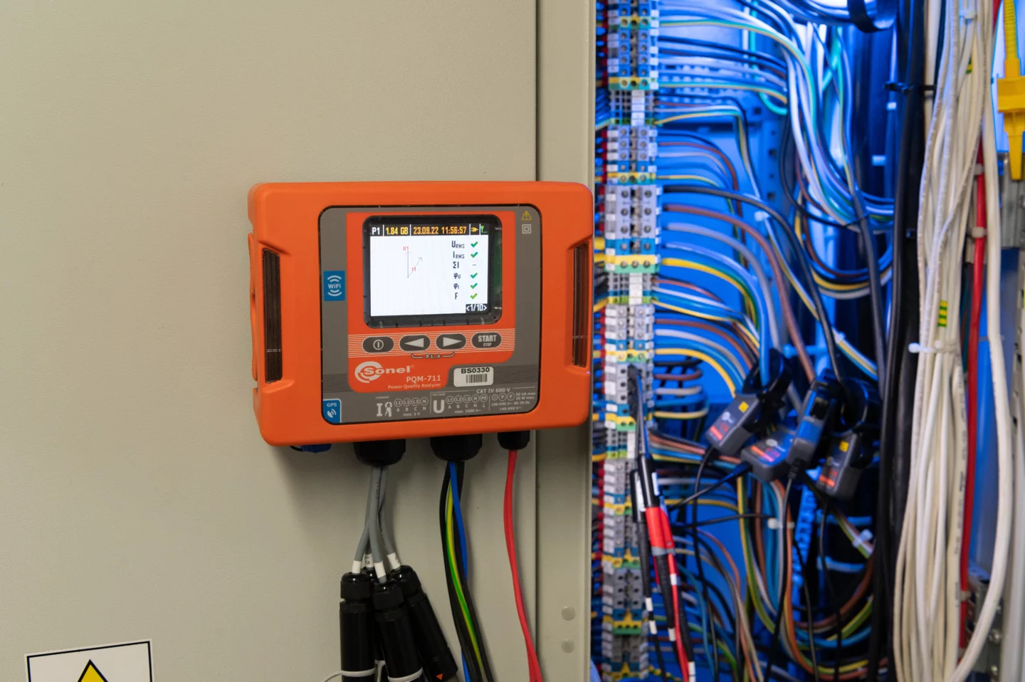 Power quality analyzer PQM-711-6-thumbnail